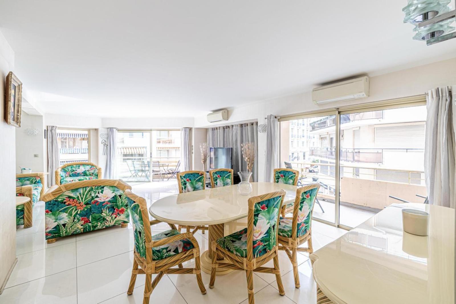 4 Pieces Balcon Proche Martinez A3b130 Apartment