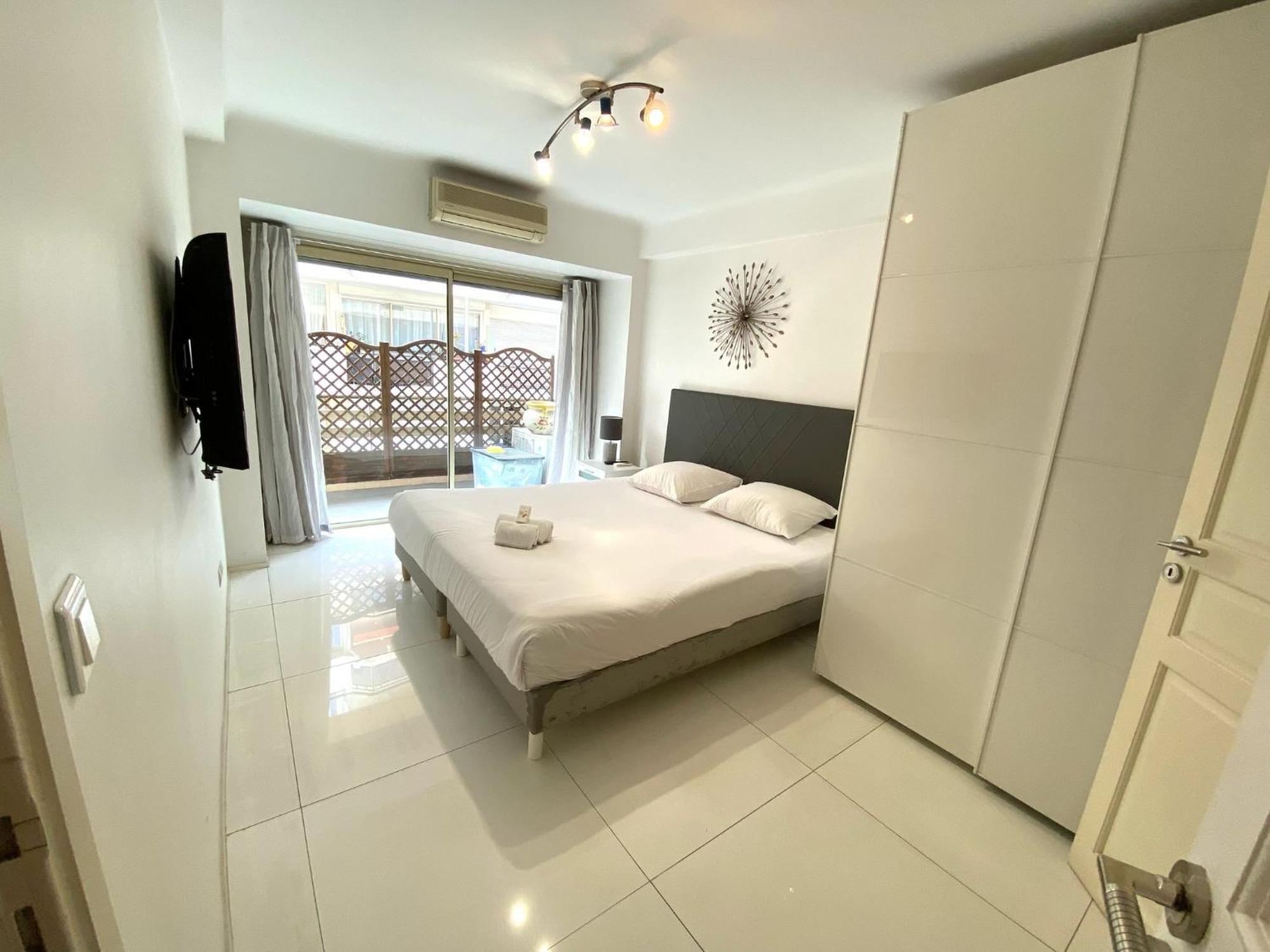 Apartment 4 Pieces Balcon Proche Martinez A3b130 Cannes
