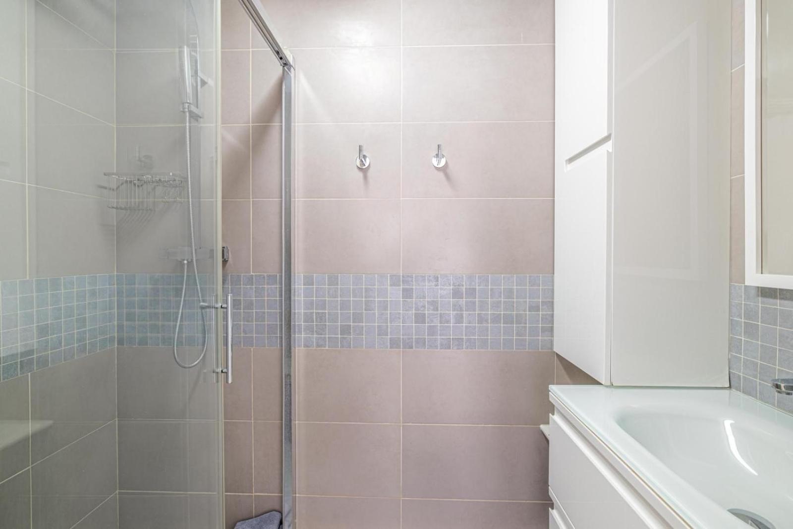 Appartement 4 Pieces Balcon Parking Proche Martinez A3b130 Cannes