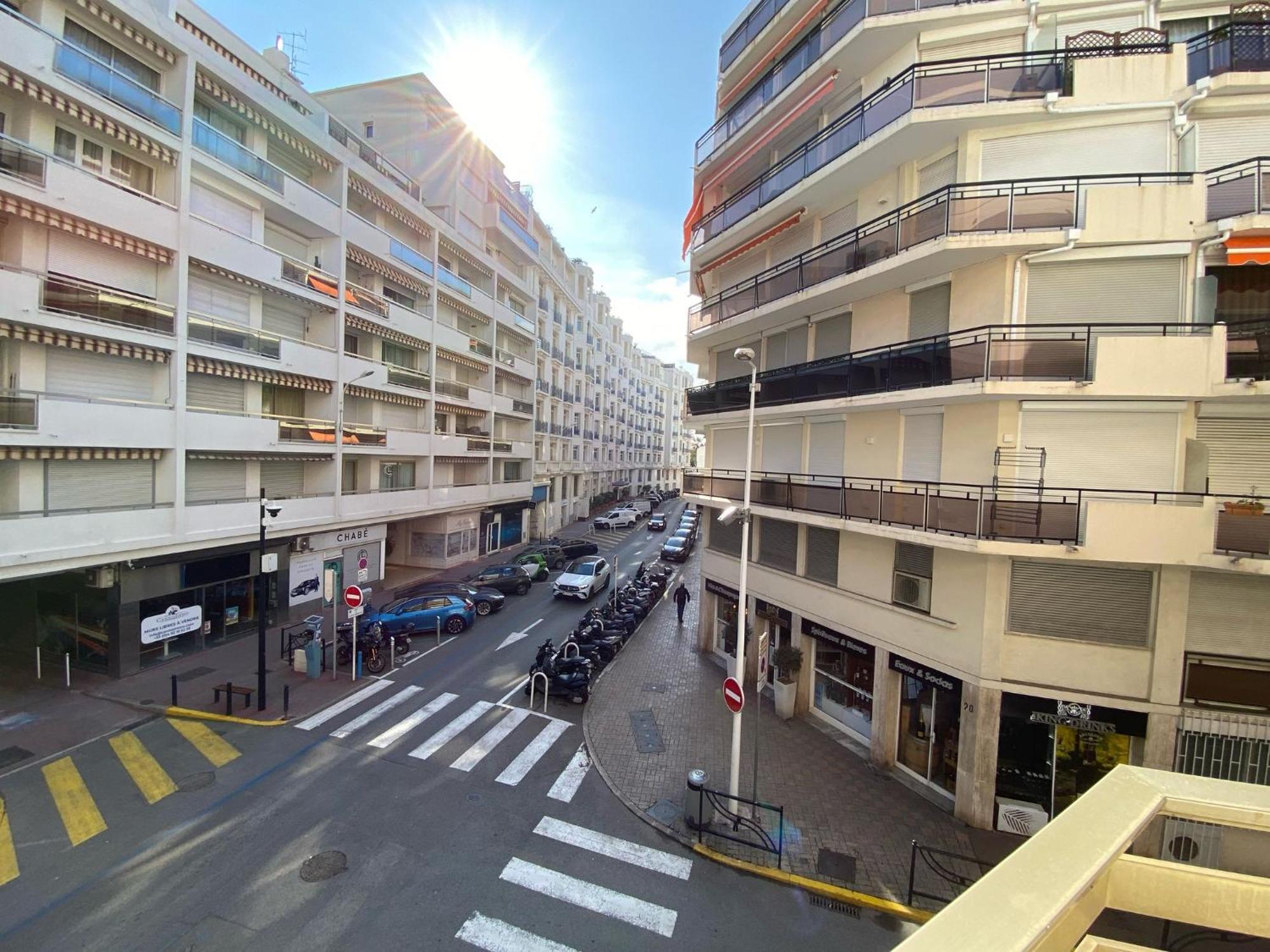 4 Pieces Balcon Parking Proche Martinez A3b130 Appartement